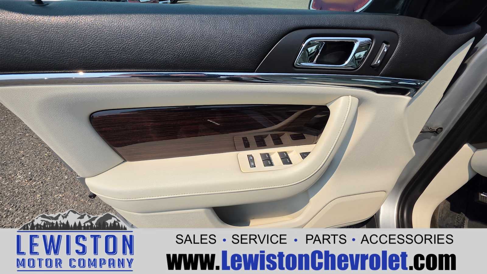 2012 Lincoln MKS NA