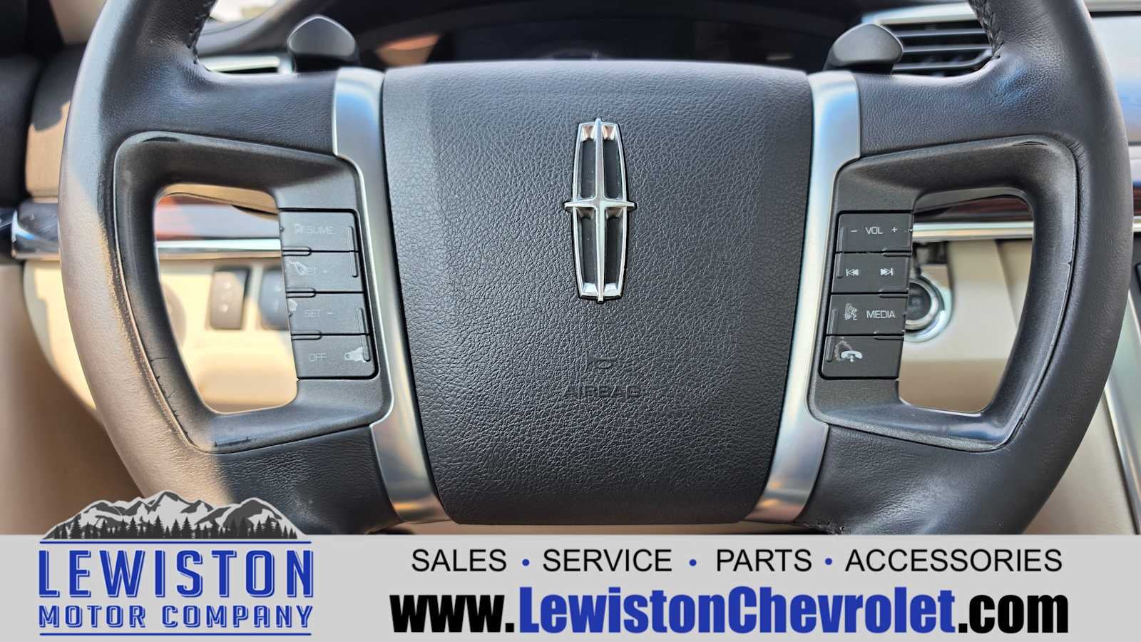 2012 Lincoln MKS NA