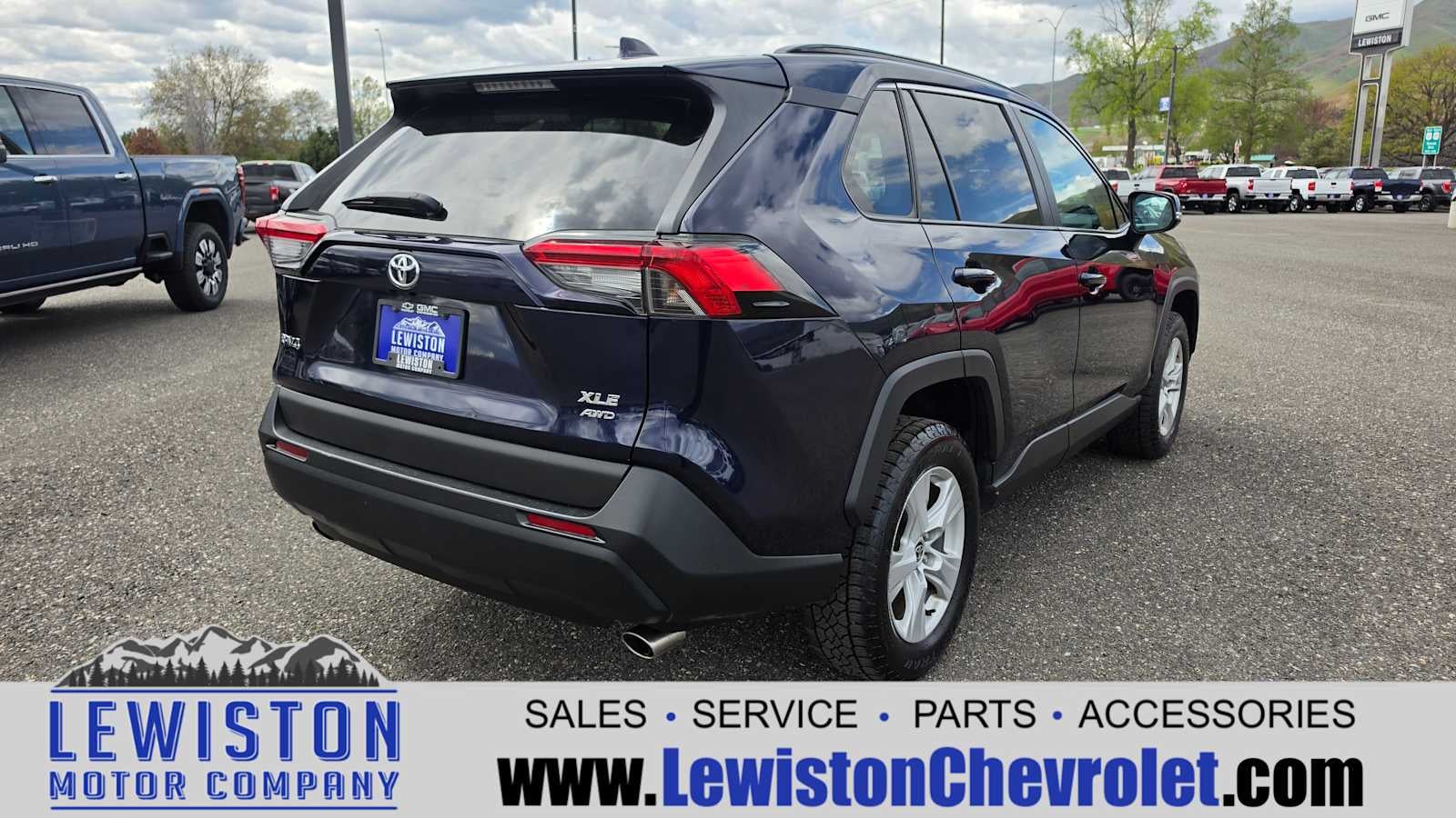 2021 Toyota RAV4 XLE