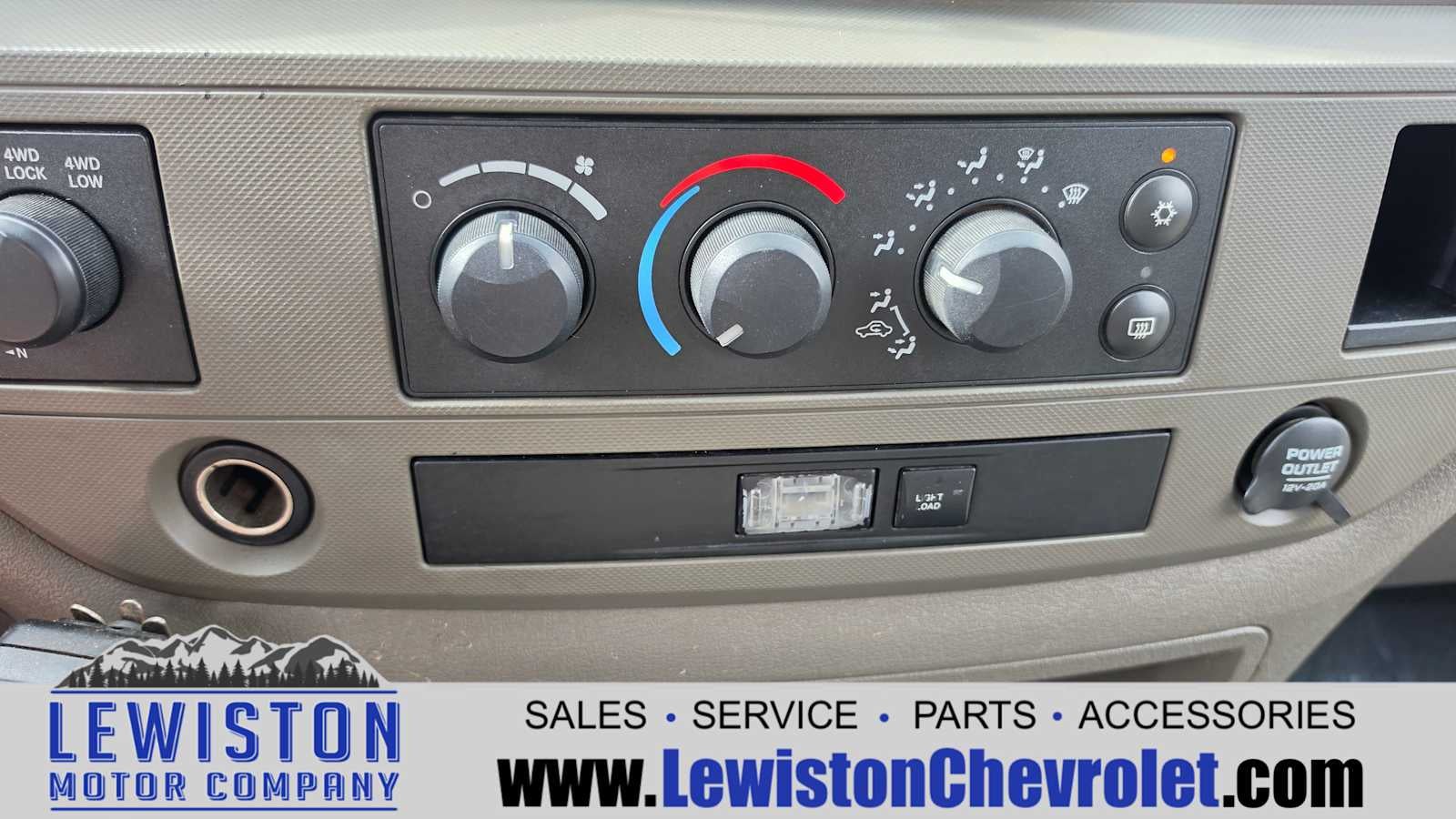 2008 Dodge Ram 2500 SXT/SLT