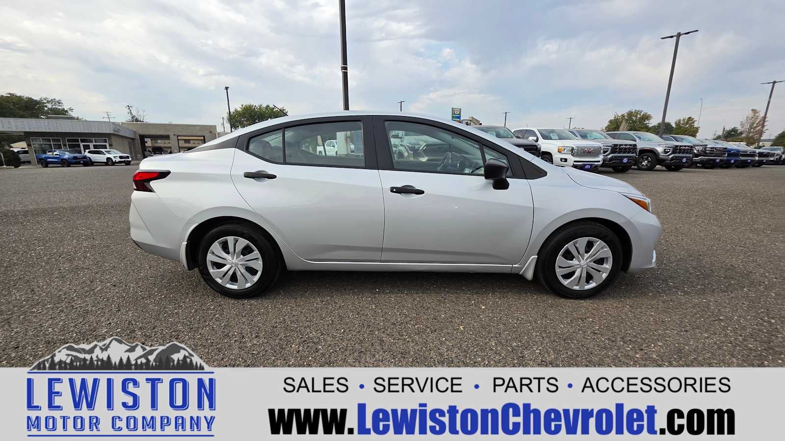 2024 Nissan Versa 1.6 S